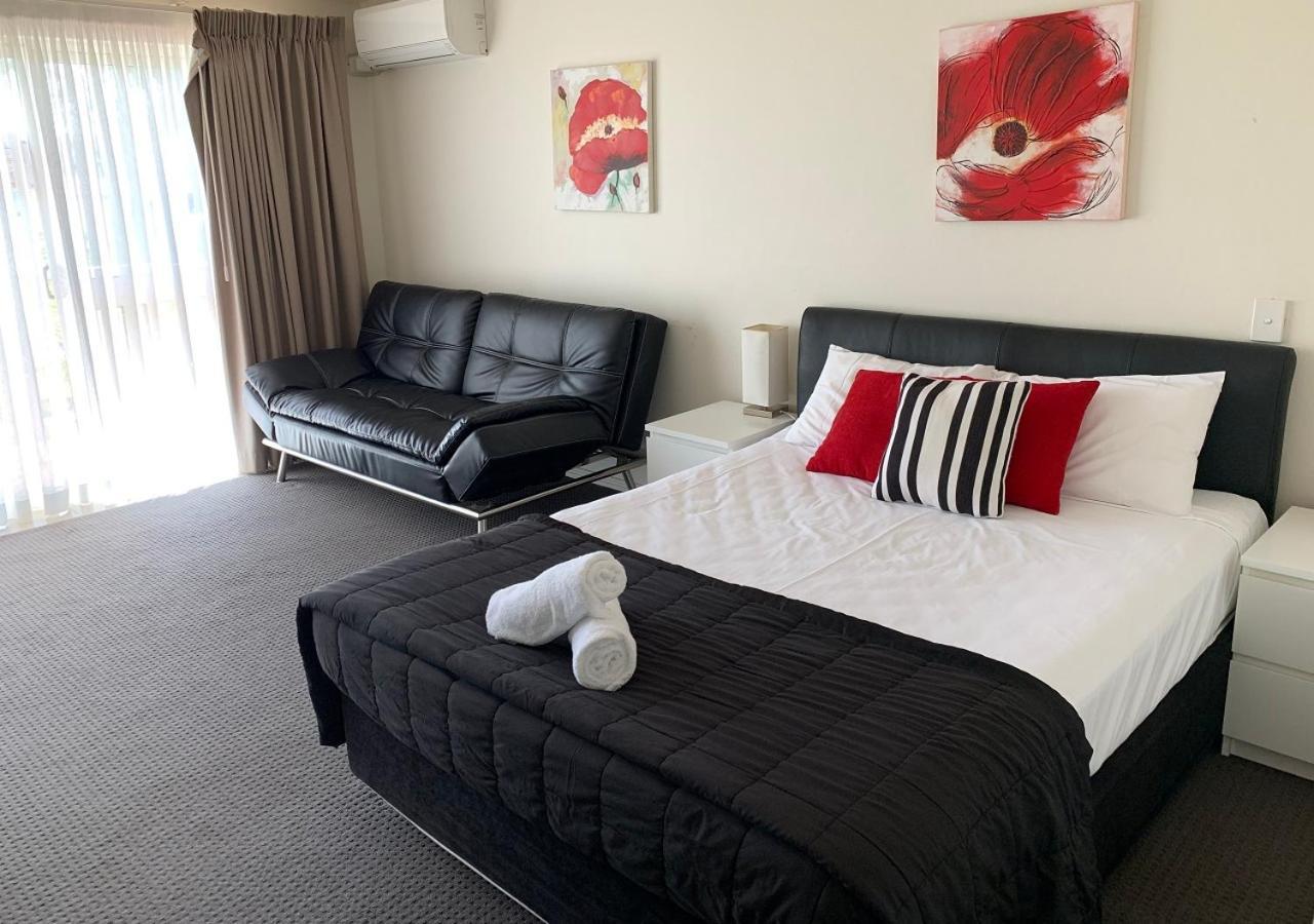 Outrigger Burleigh