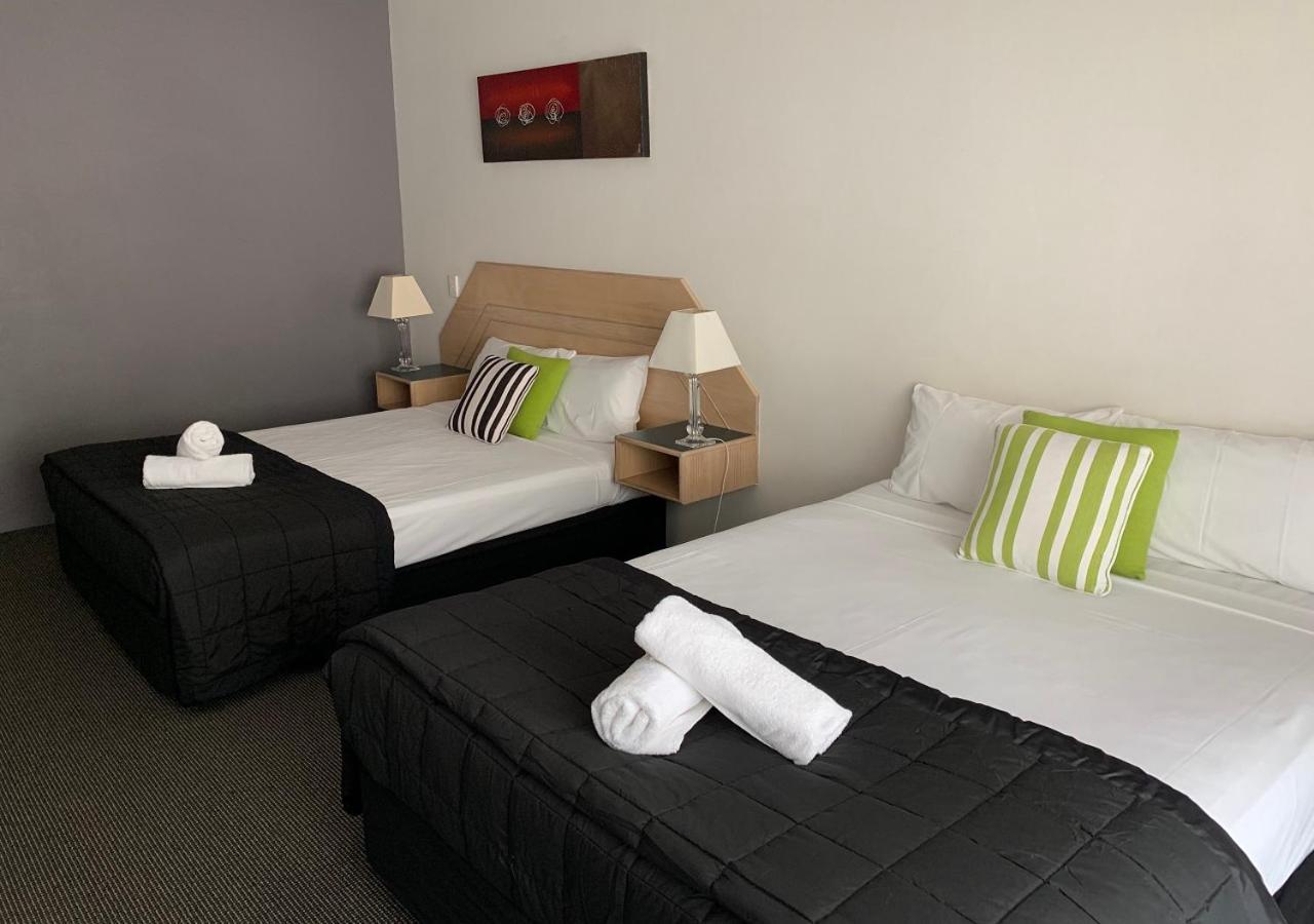 Outrigger Burleigh Hotel