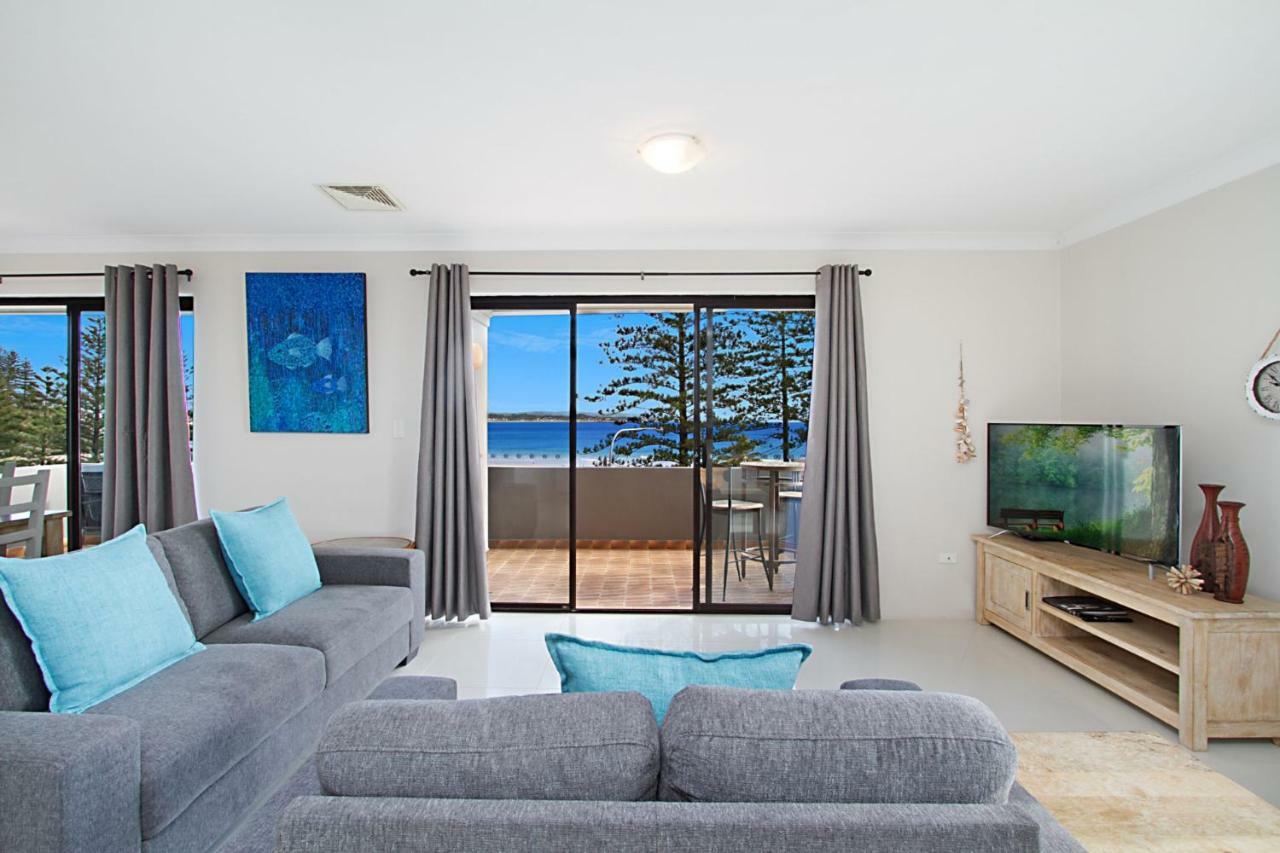 Holiday home Rainbow End Unit 4 Balcony With Ocean Views Overlooking Rainbow Bay Coolangatta