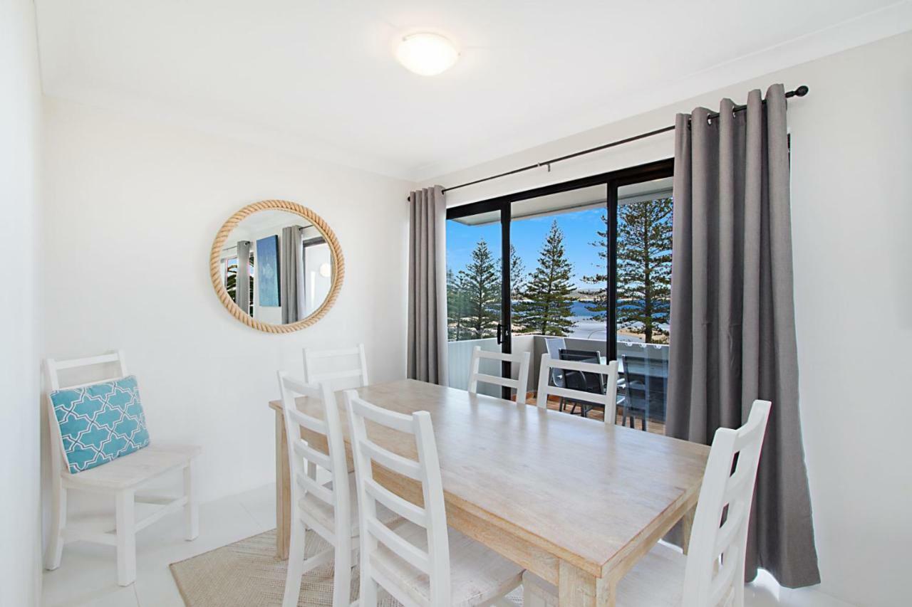 Holiday home Rainbow End Unit 4 Balcony With Ocean Views Overlooking Rainbow Bay Coolangatta *