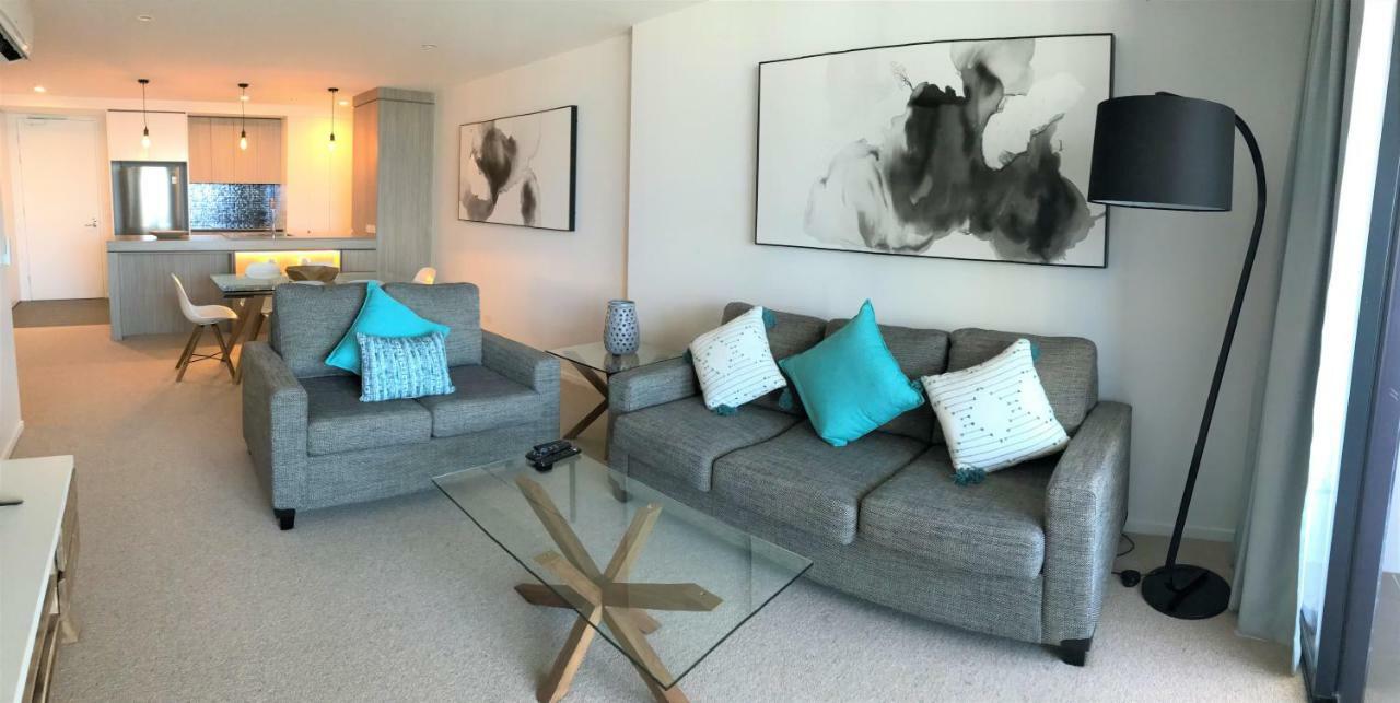 Qube Broadbeach Ocean View Apartment