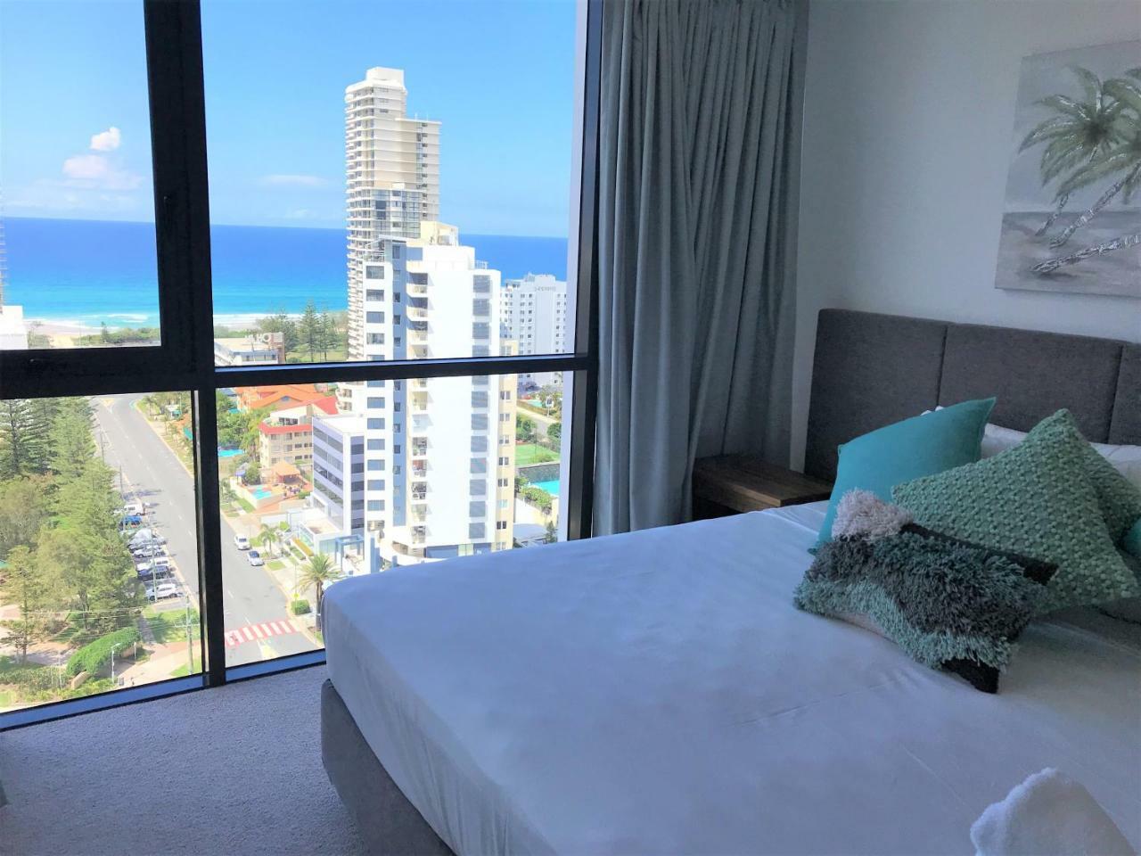 Qube Broadbeach Ocean View Apartment