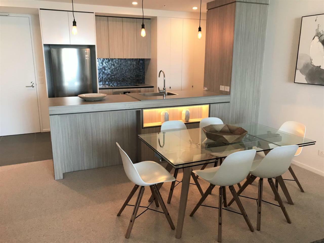 Apartment Qube Broadbeach Ocean View