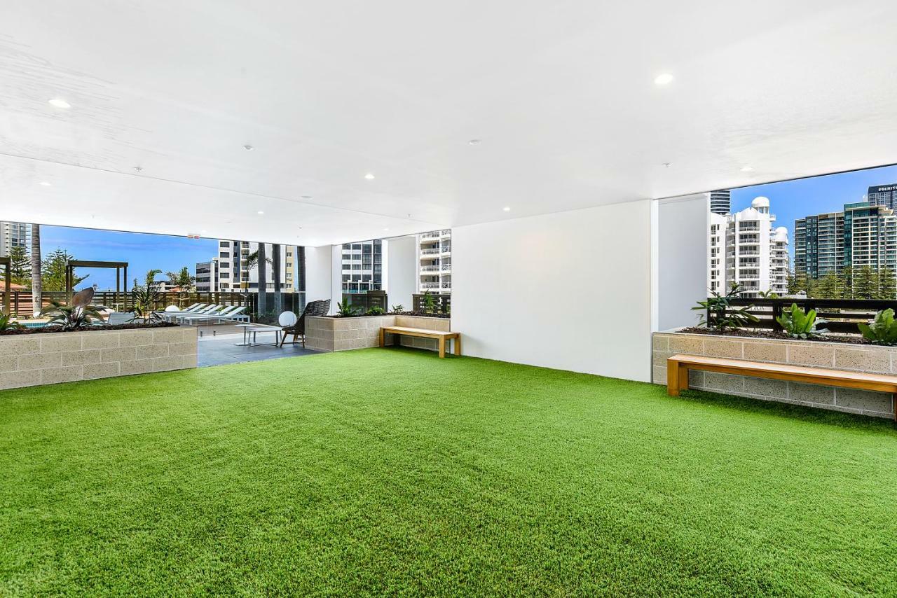 Qube Broadbeach Ocean View Apartment *