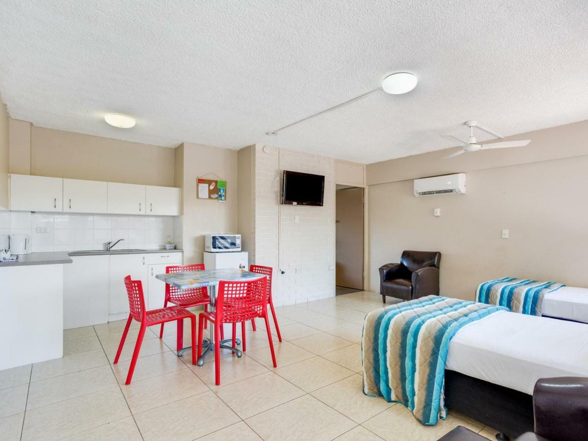 Browns At Broadbeach Aparthotel 3*