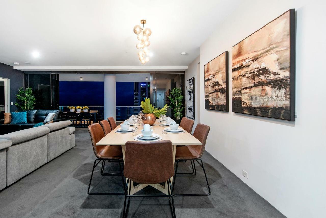 Circle On Cavill, And Sub Penthouses - We Accommodate