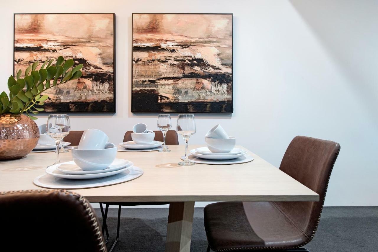 Circle On Cavill, And Sub Penthouses - We Accommodate Apartamento *