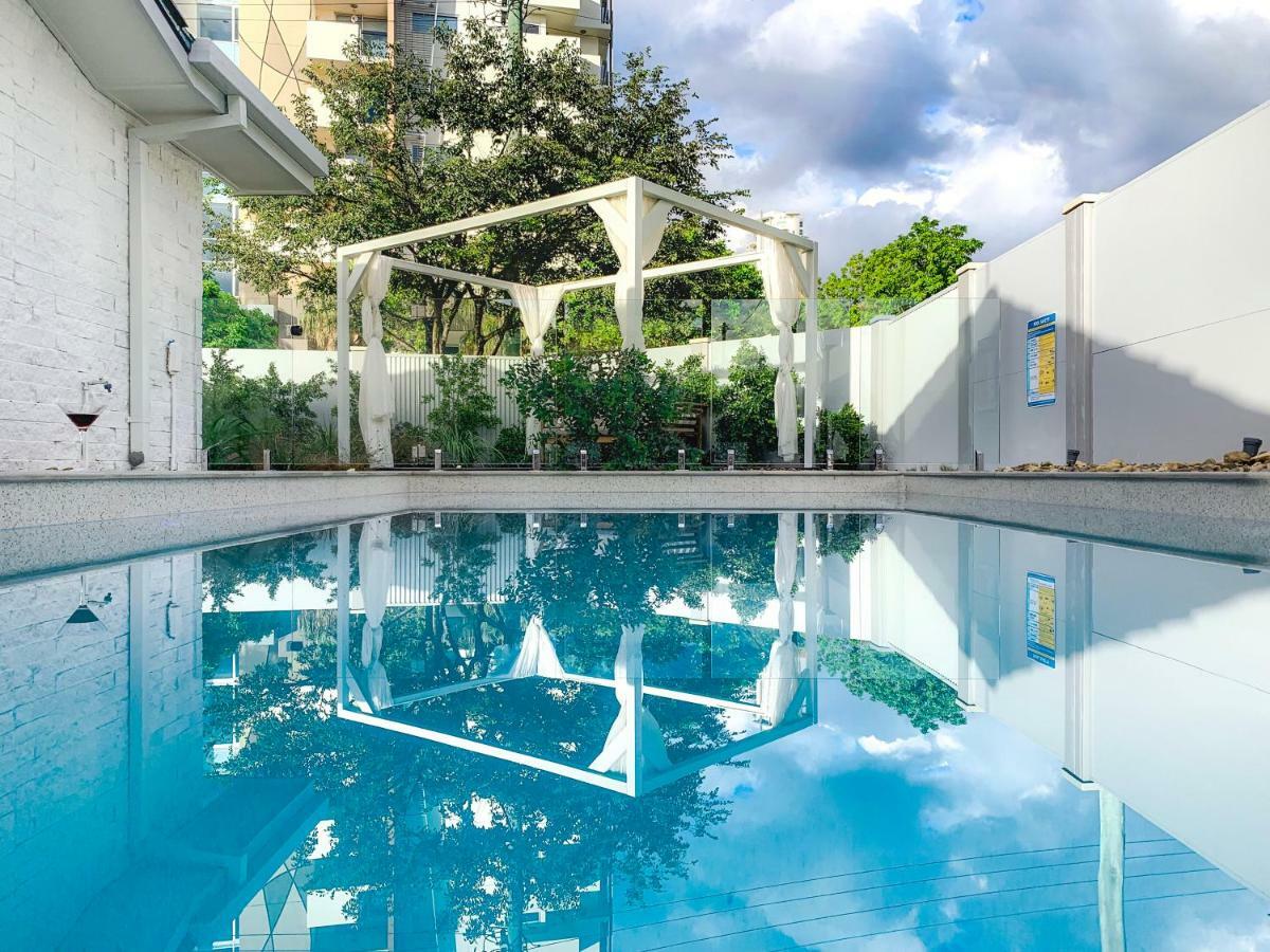 Lamour House * Gold Coast
