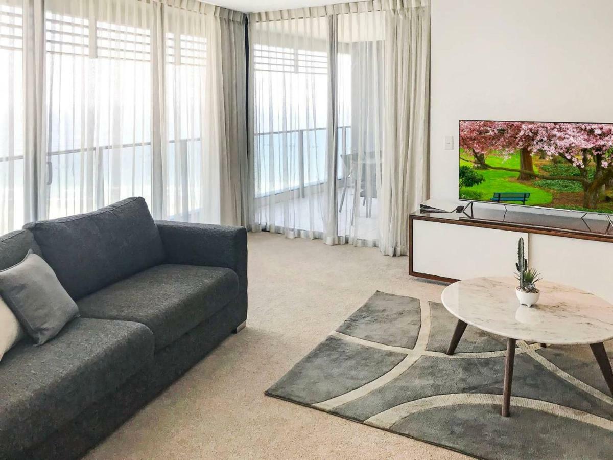 Apartment Oracle Broadbeach With Amazing Ocean Views!