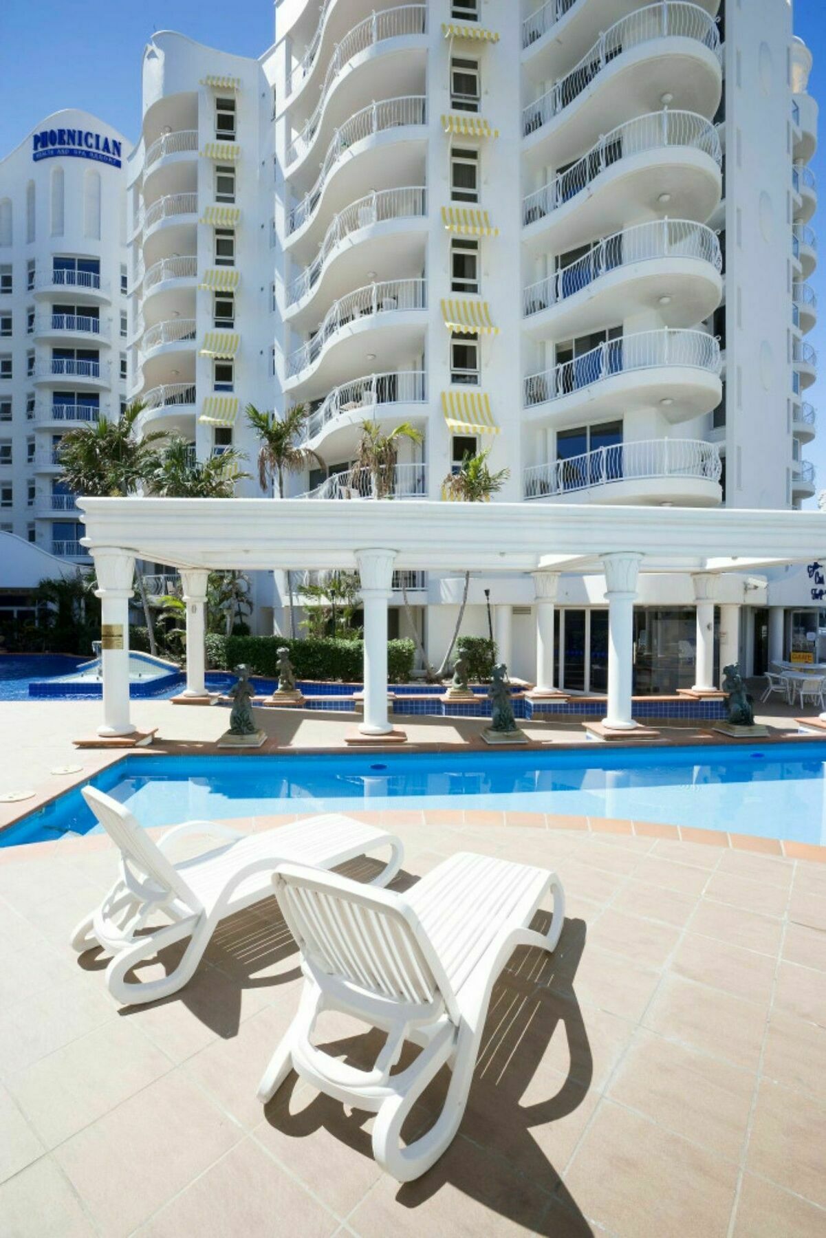 The Phoenician 4*