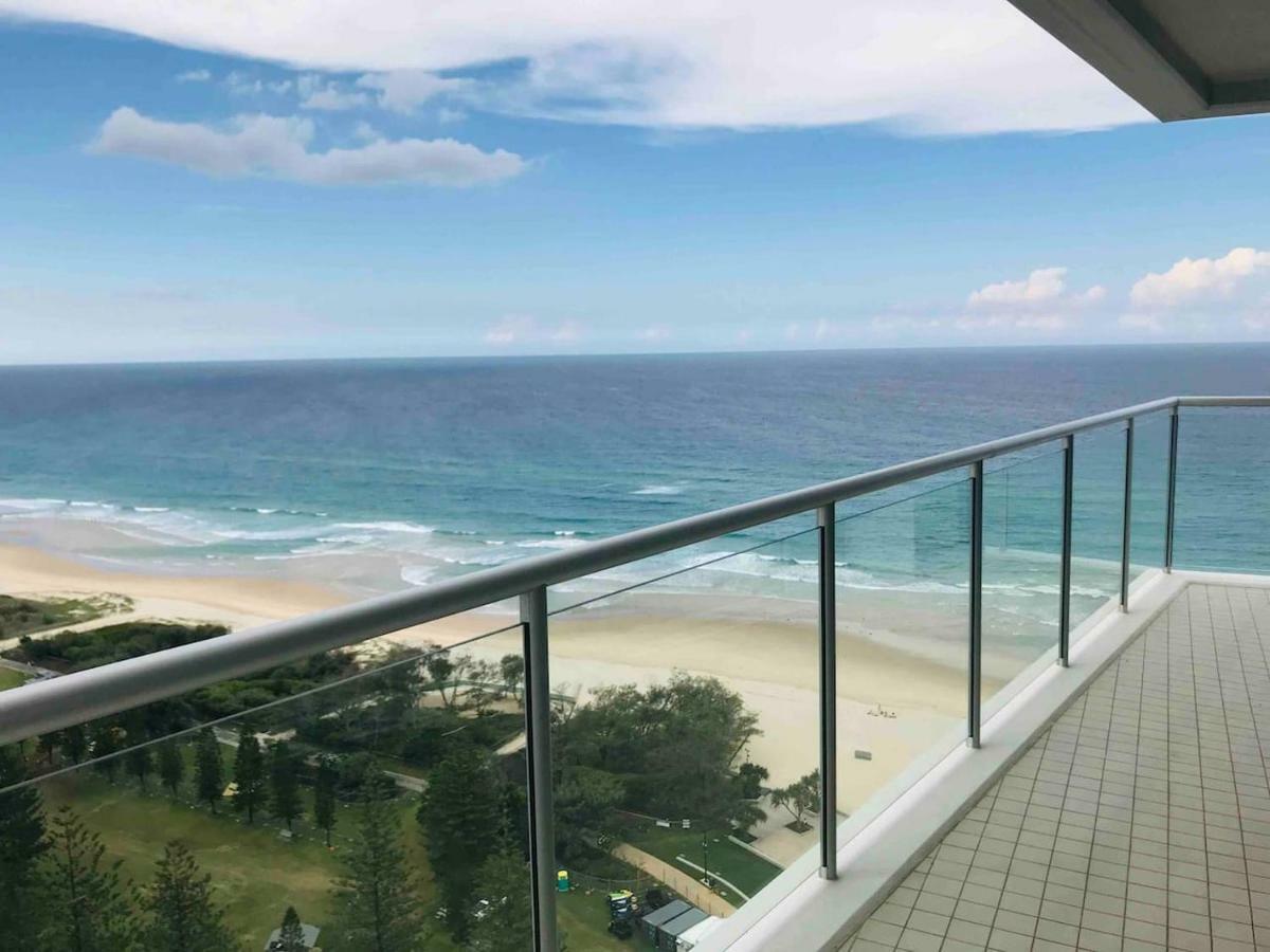 Air On Broadbeach With Stunning Ocean Views *