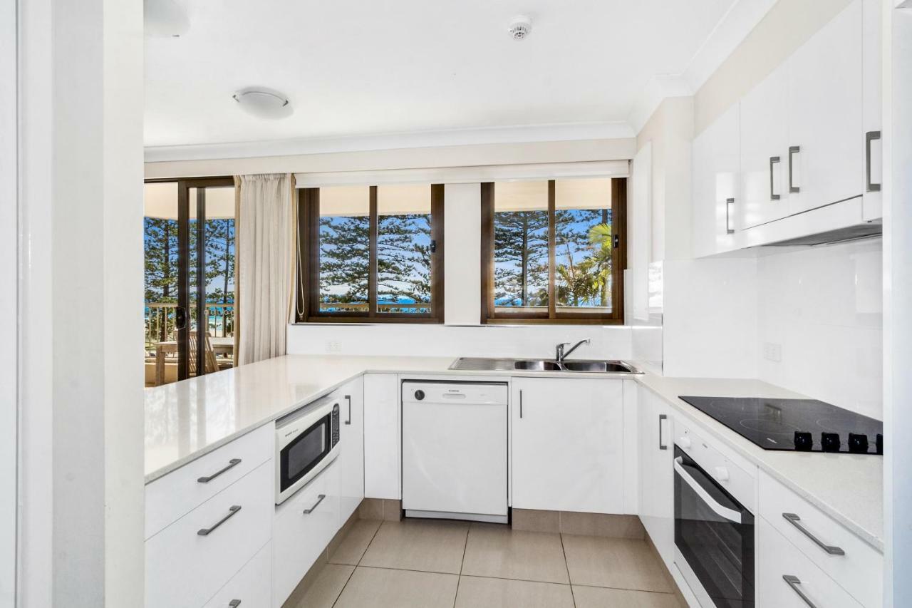 Aparthotel Columbia Beachfront On Rainbow Bay Gold Coast