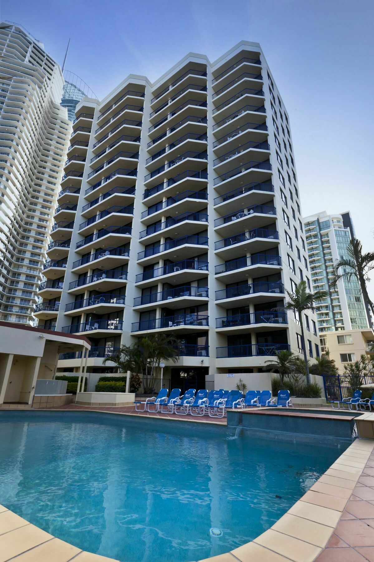 Surf Regency Aparthotel 3*
