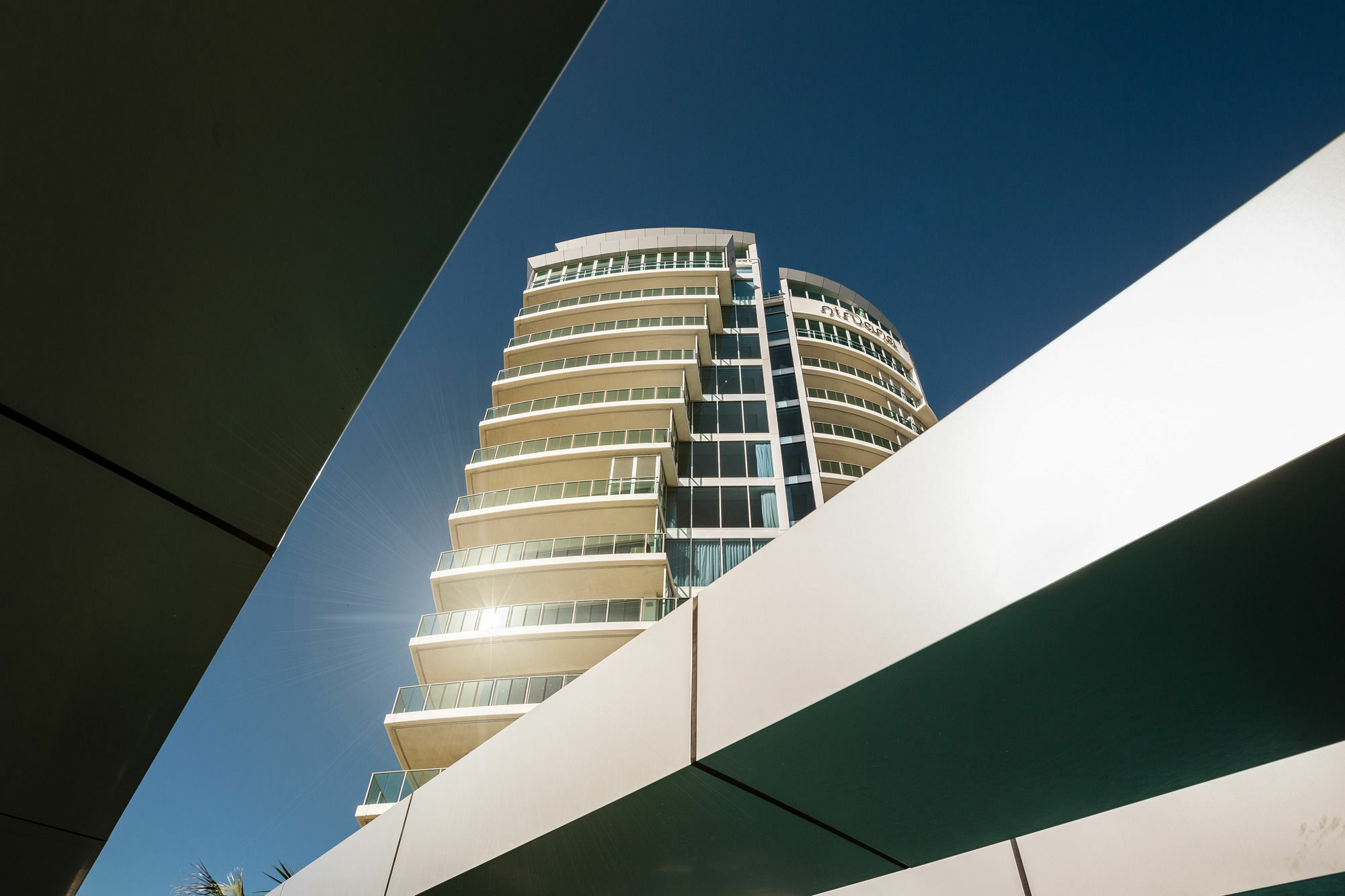 Aparthotel Nirvana By The Sea Gold Coast