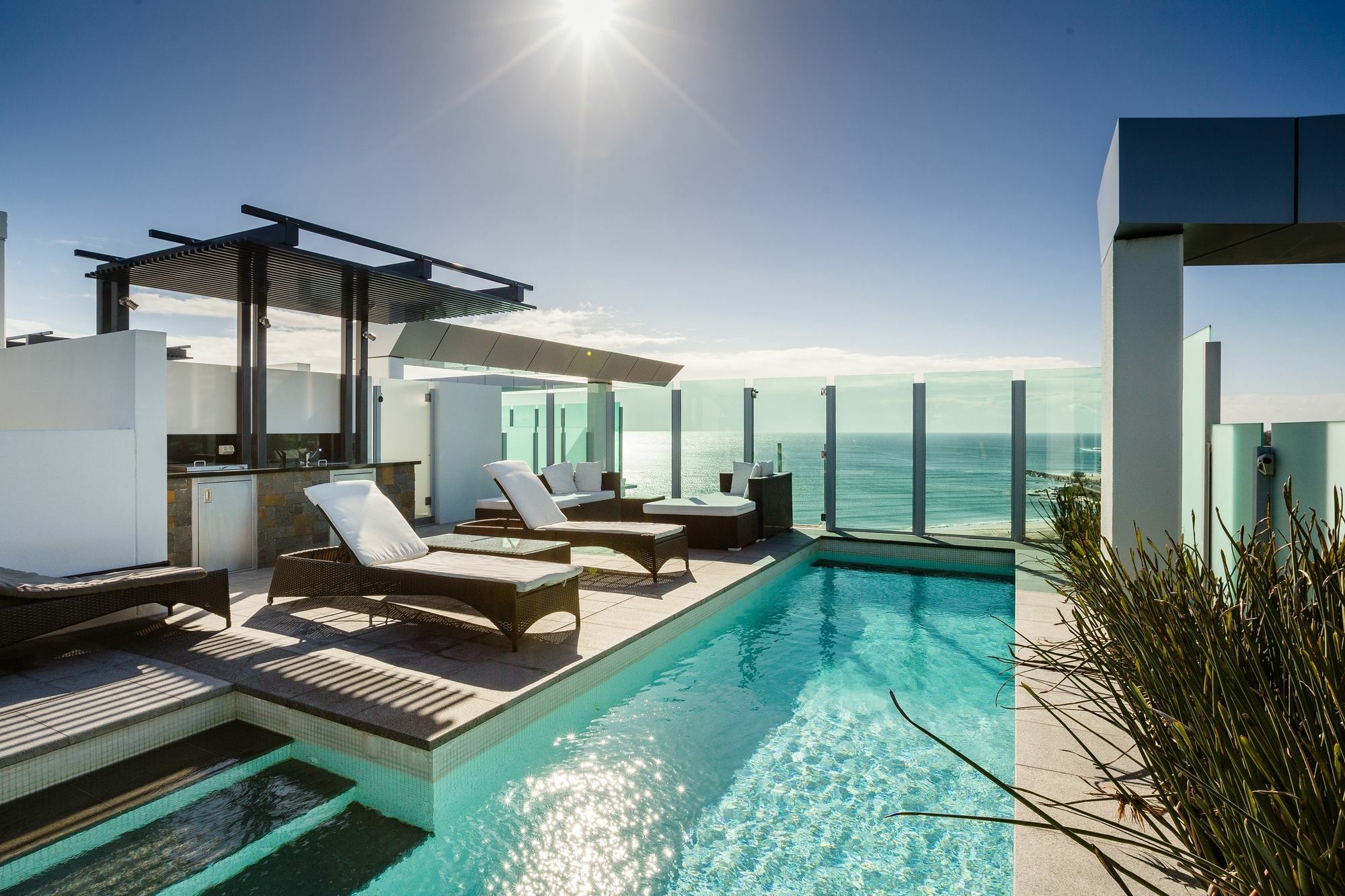 Nirvana By The Sea 4* Gold Coast