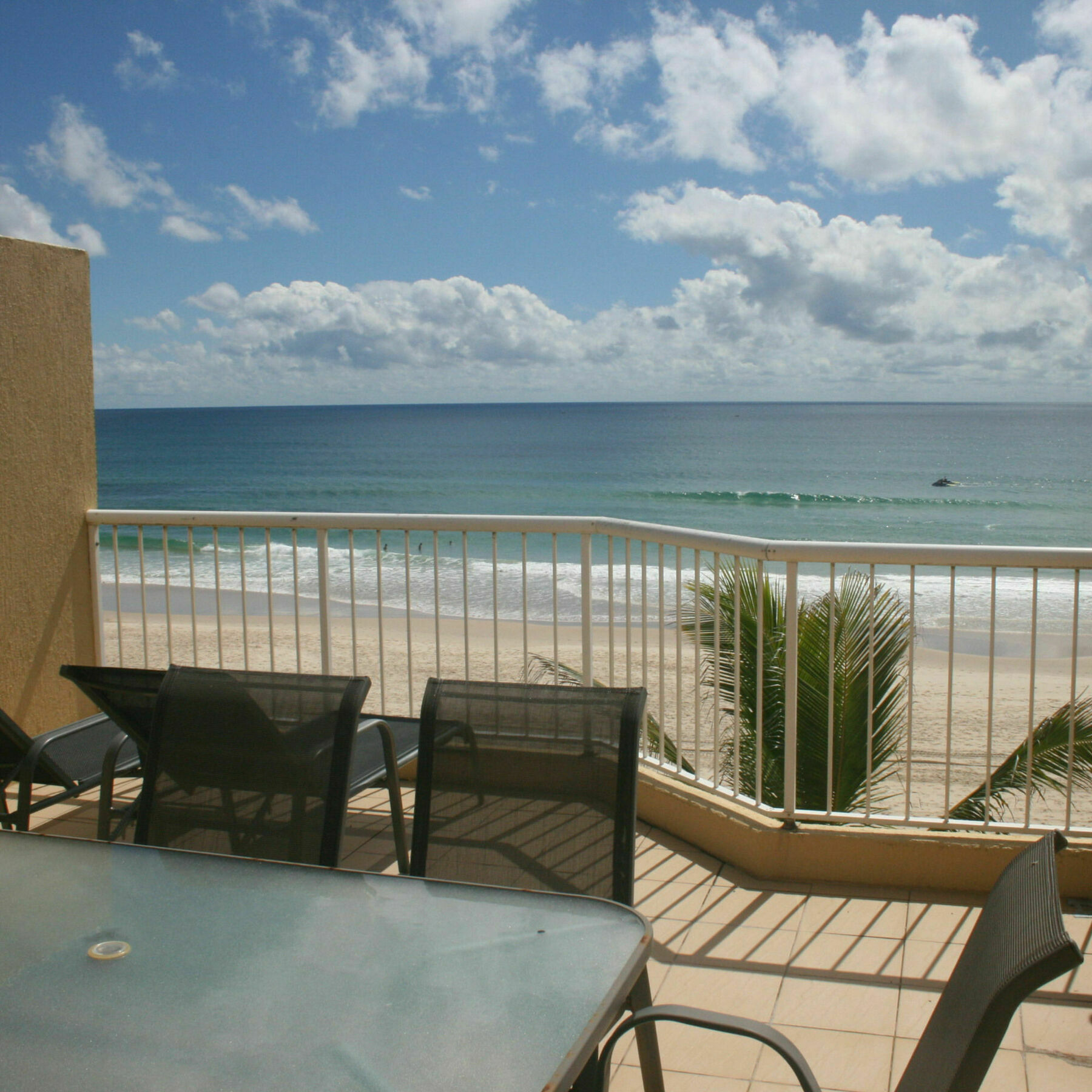 Surfers Horizons Aparthotel 4*