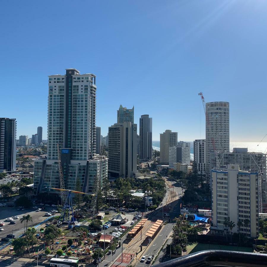High Floor Ocean View At Surfers Paradise - Apartment