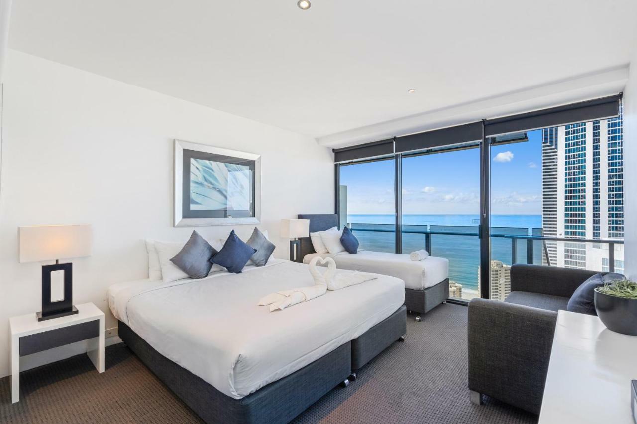 Circle On Cavill, And Sub Penthouses - We Accommodate
