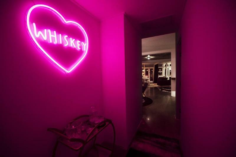 Hotel The Pink Coolangatta 4*