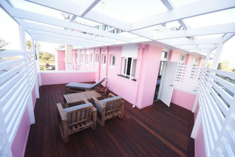 The Pink Coolangatta Hotel Gold Coast