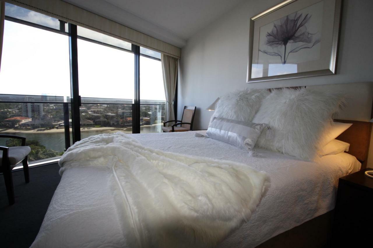 Cavill Avenue Luxury Private * Gold Coast