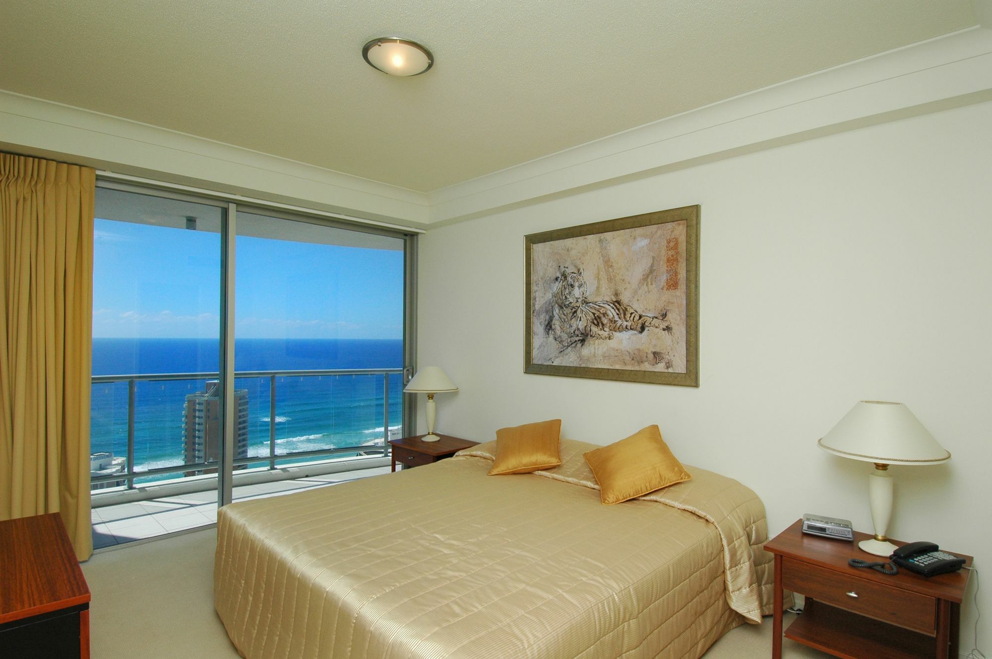 Chevron Renaissance - Hr Surfers Paradise Gold Coast
