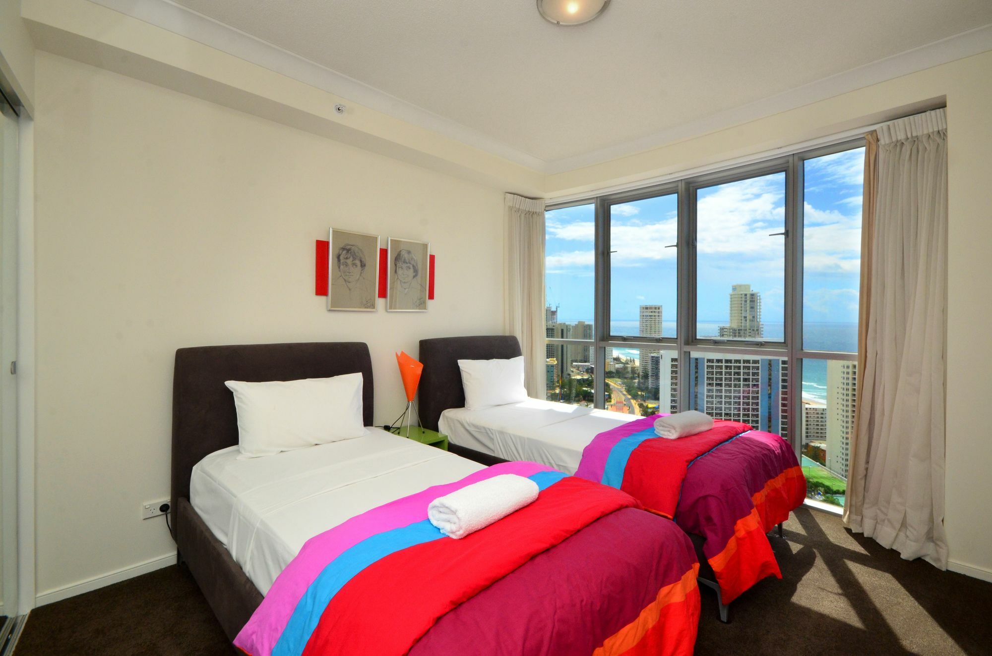 Chevron Renaissance - Hr Surfers Paradise