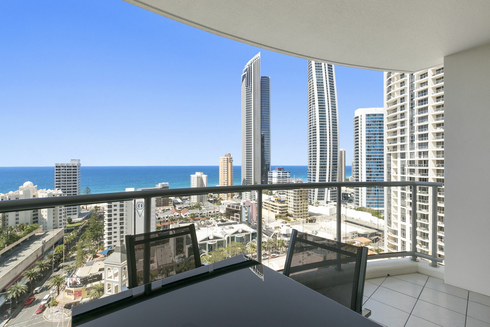 Chevron Renaissance - Hr Surfers Paradise
