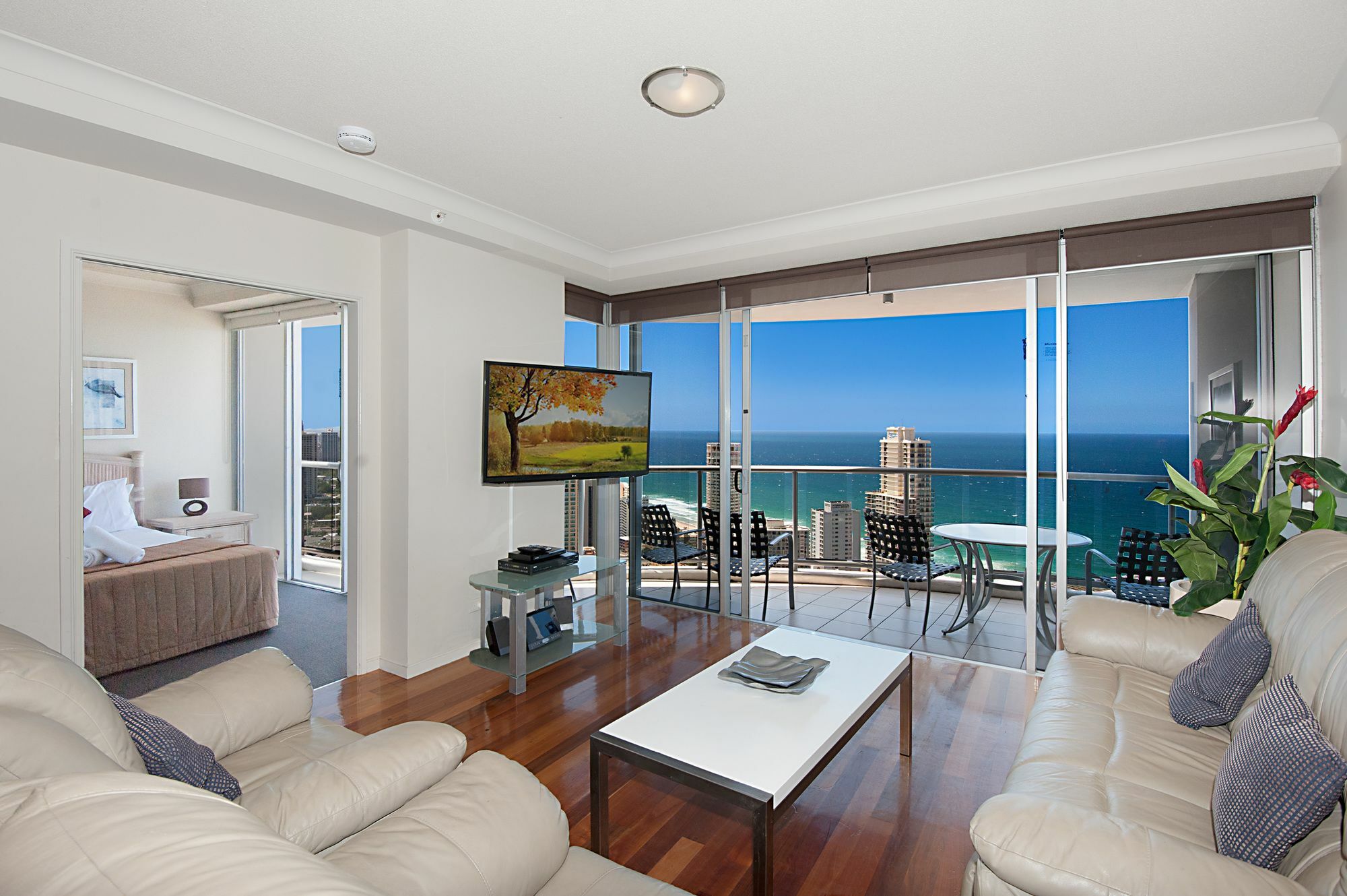 Chevron Renaissance - Hr Surfers Paradise