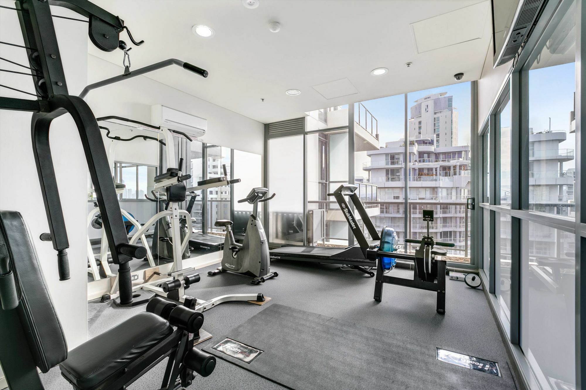 Solaire Aparthotel 4*