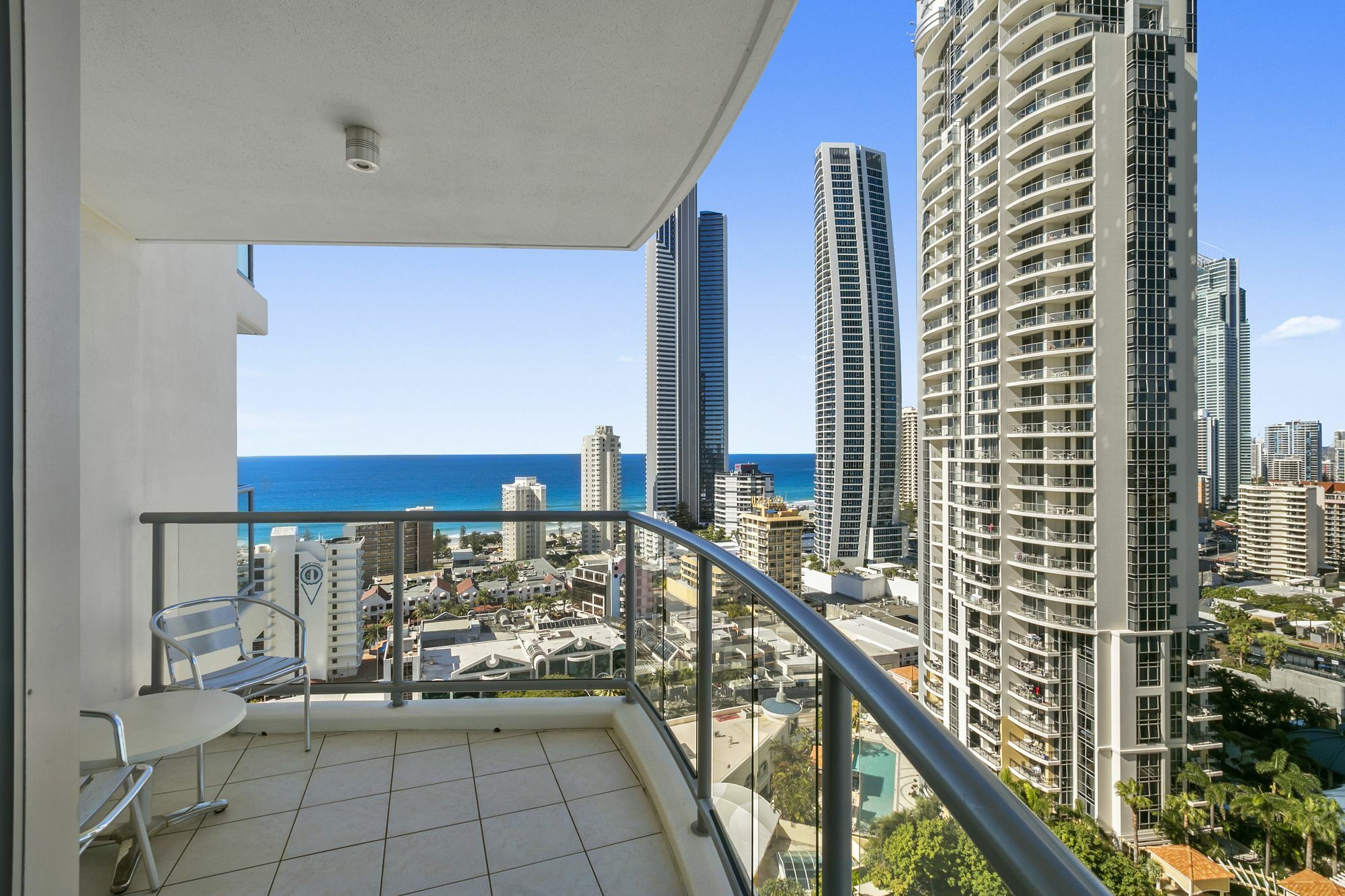 Chevron Renaissance - Hr Surfers Paradise