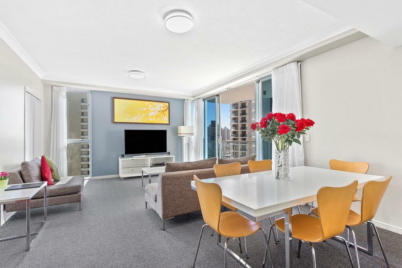 Beach - Ocean & Riverview Chevron Renaissance Central Surfers Paradise Apartment Gold Coast