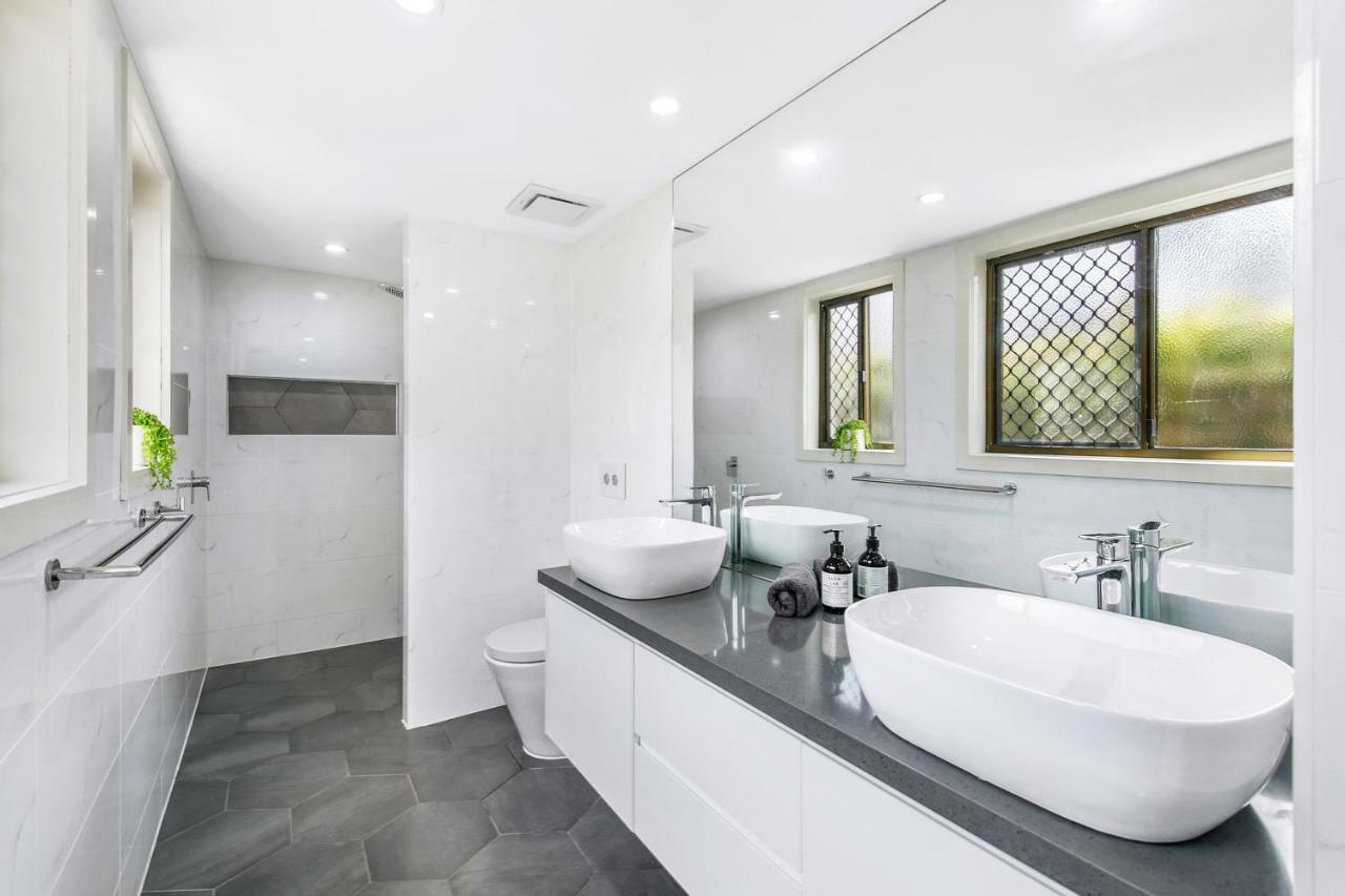 Homely Getaways In Broadbeach Waters * Gold Coast
