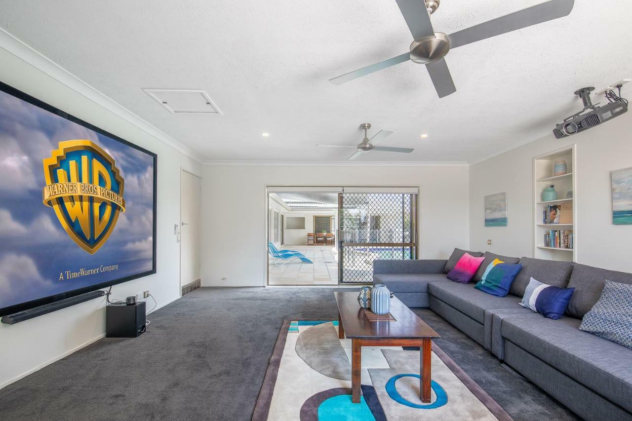 Homely Getaways In Broadbeach Waters * Gold Coast