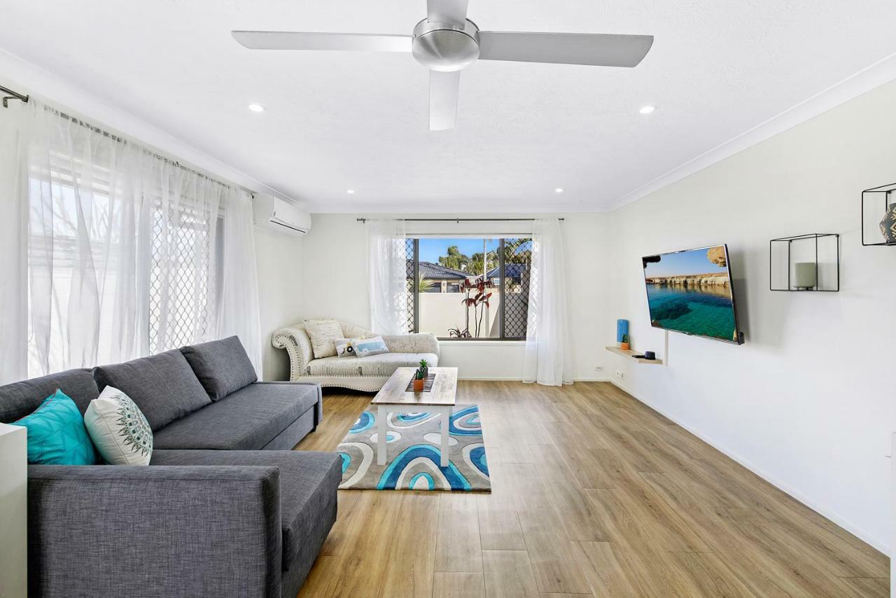 Homely Getaways In Broadbeach Waters * Gold Coast