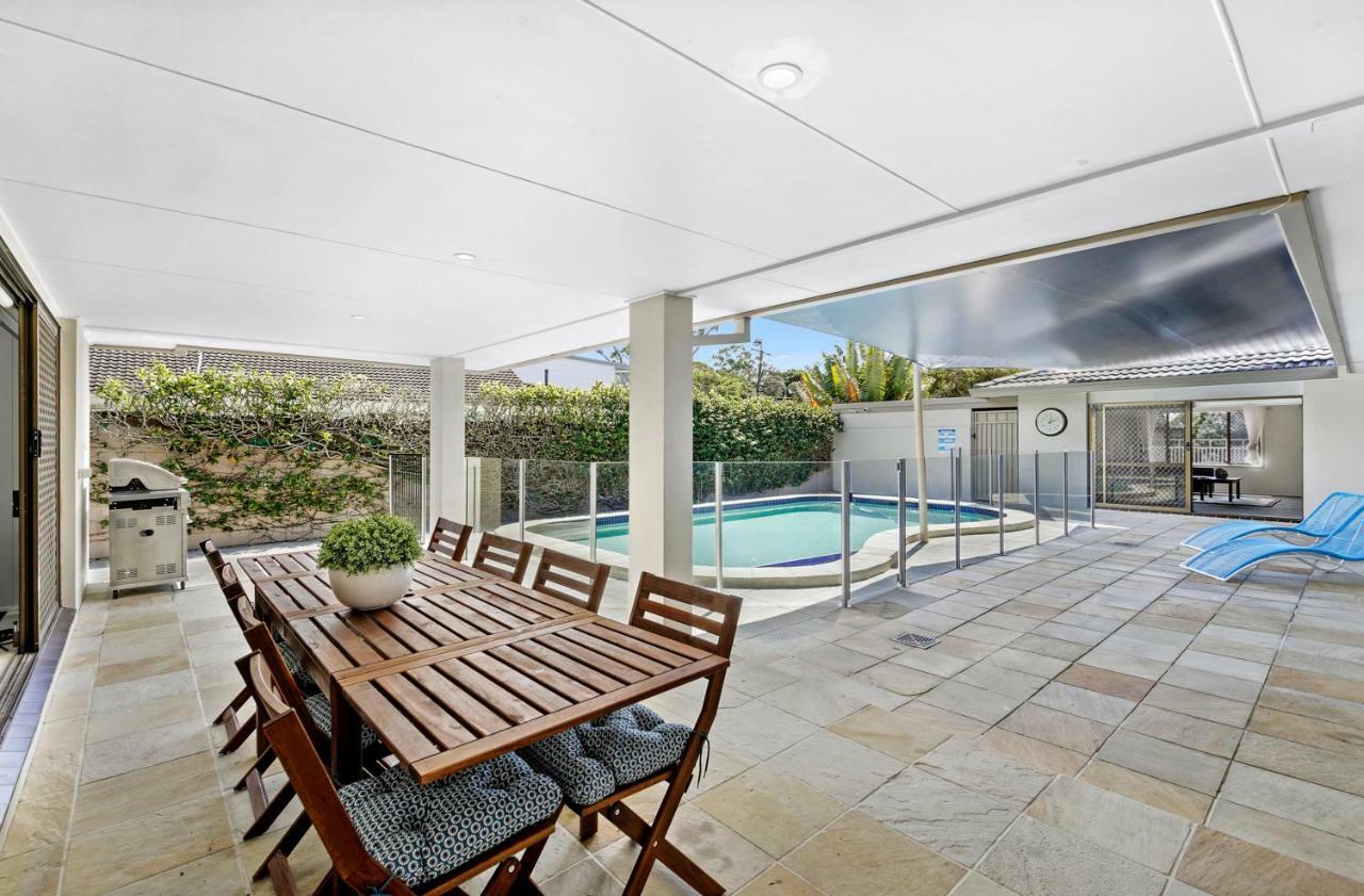 Homely Getaways In Broadbeach Waters Holiday home *