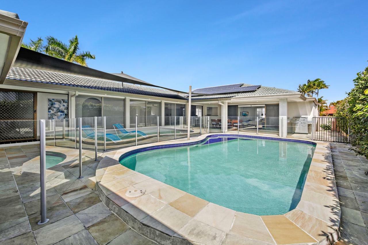 Homely Getaways In Broadbeach Waters Holiday home