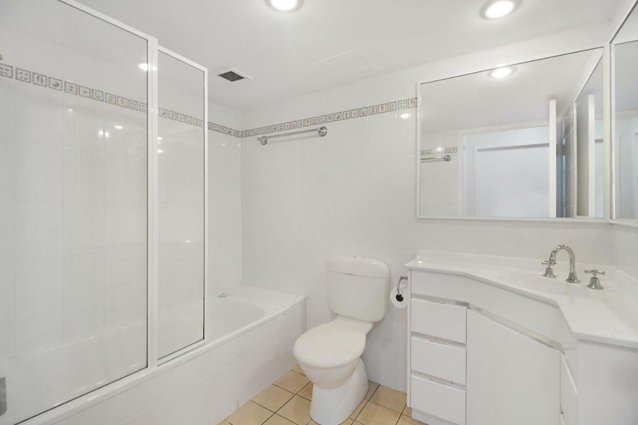 Carool Unit 6 2 Bedroom Ensuited Unit In The Heart Of Rainbow Bay Holiday home Gold Coast