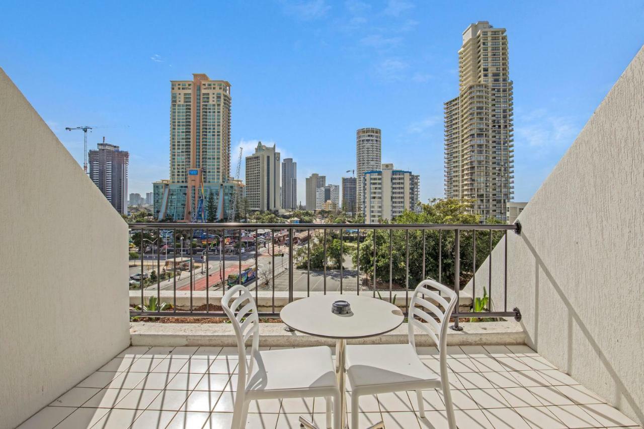 Hotel Studio 100 Meters From Beach At Surfers Paradise *