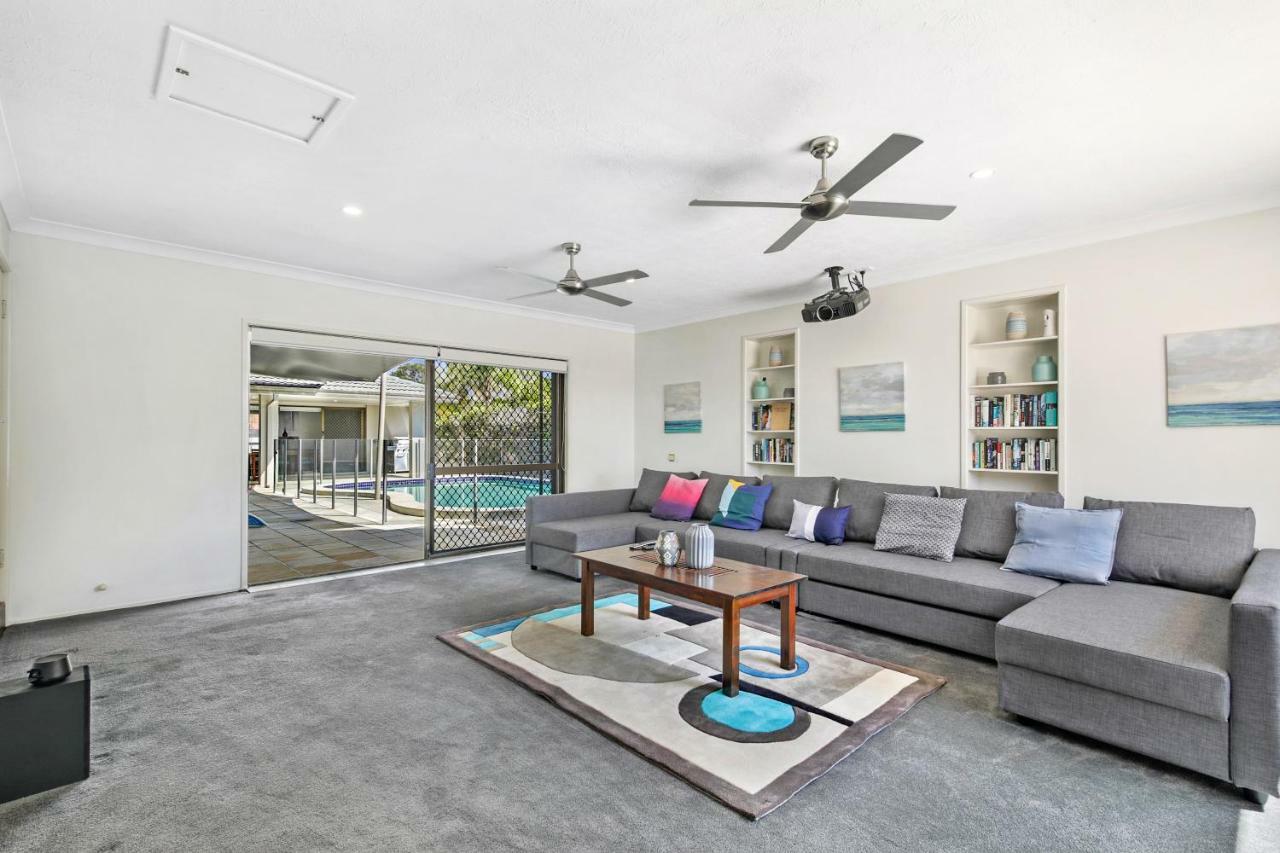 Homely Getaways In Broadbeach Waters * Gold Coast