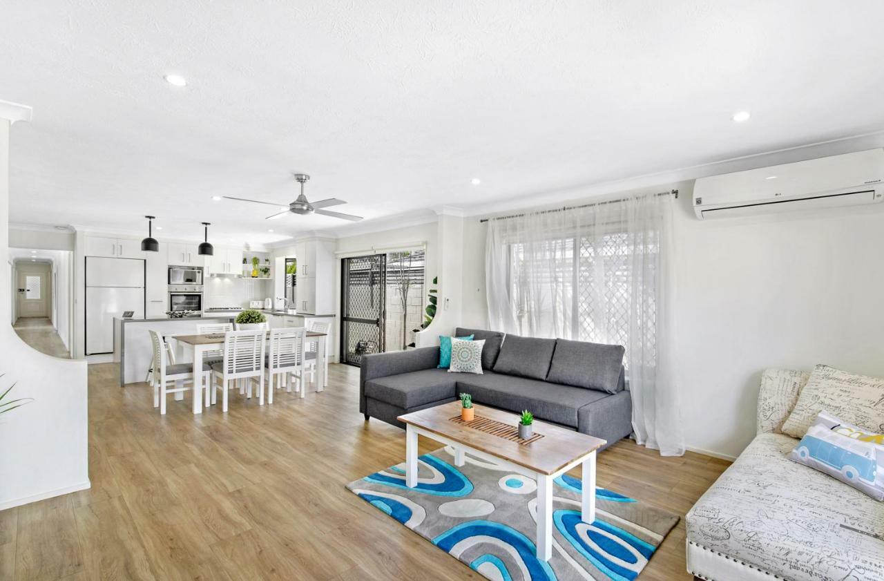Homely Getaways In Broadbeach Waters * Gold Coast