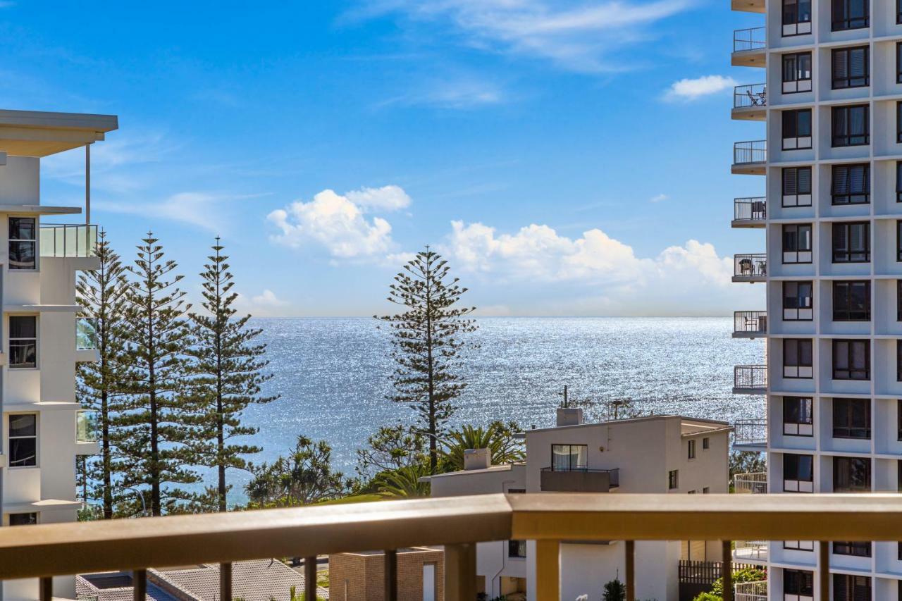 Rainbow Commodore Coolangatta
