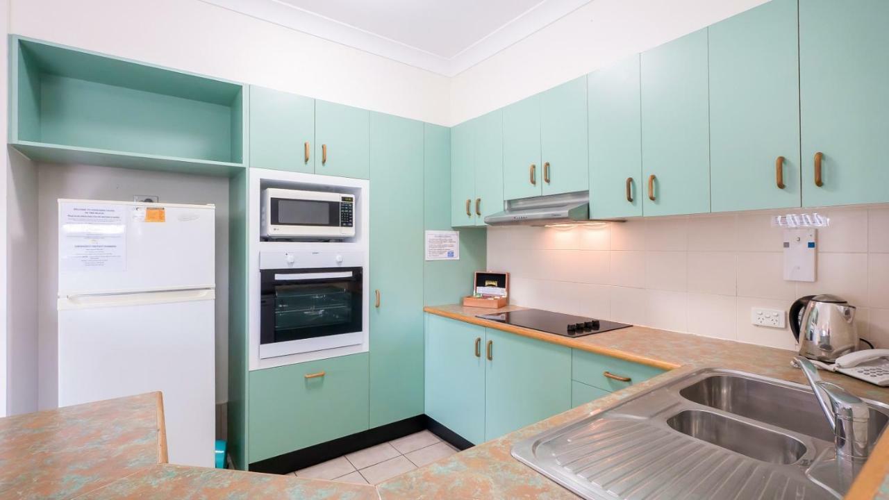 Aparthotel Currumbin Sands On The 4*