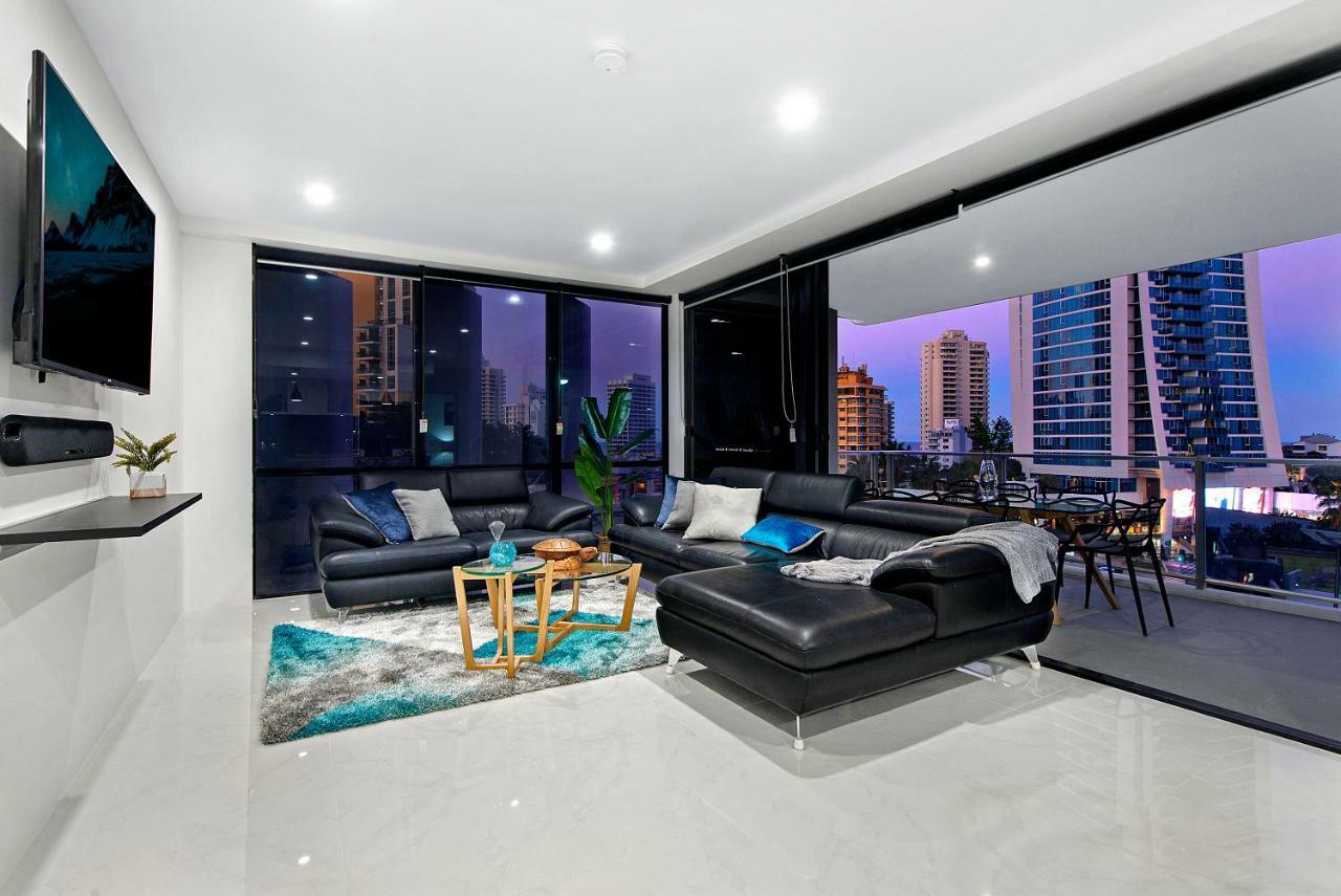 Circle On Cavill, And Sub Penthouses - We Accommodate *
