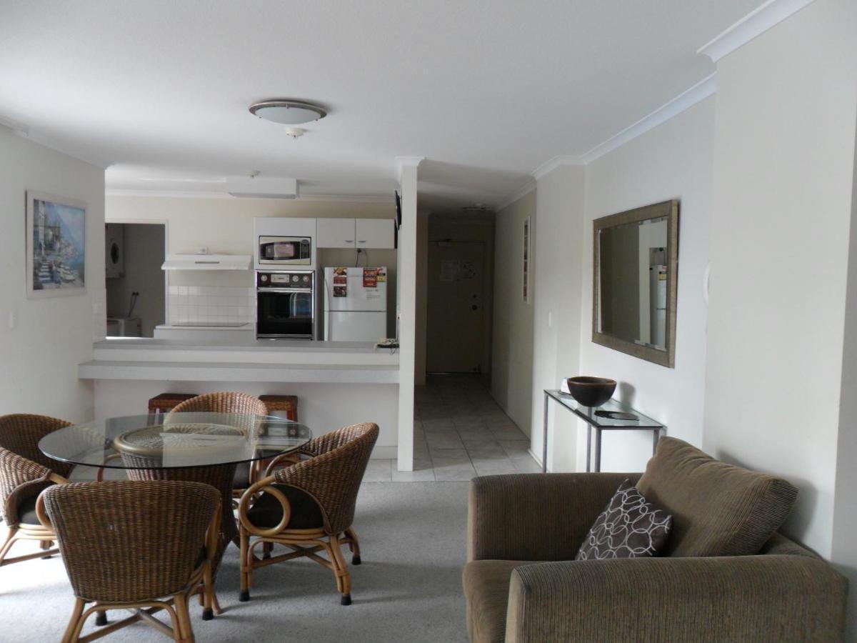 Grosvenor Beachfront Surfers Paradise 3*