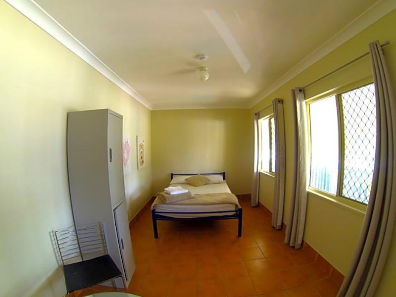 Hostel Budds In Surfers Backpackers Gold Coast