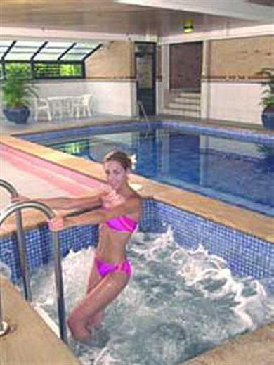 Breakfree Peninsula Aparthotel 4*