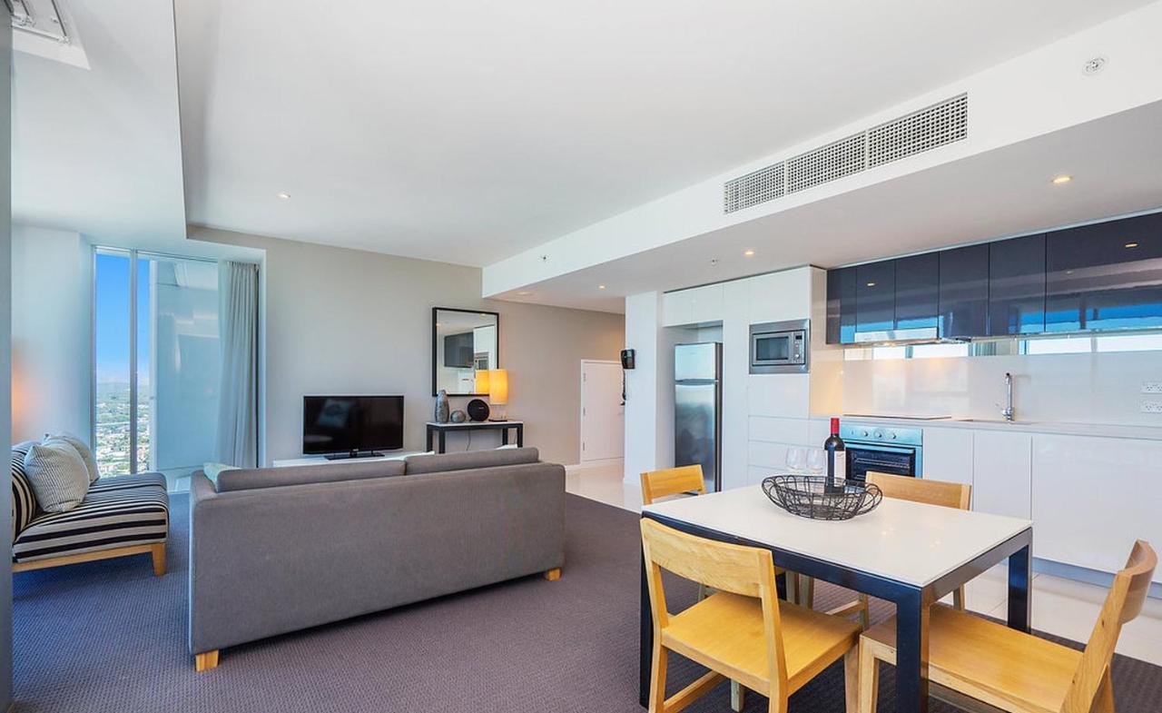 Pelicanstay In Surfers Paradise *