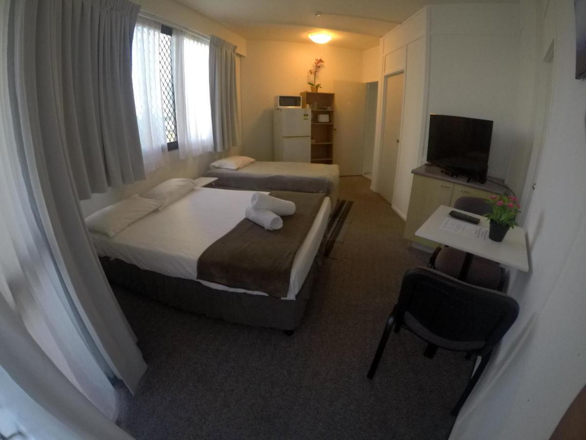 Aloha Surfers Paradise! * Gold Coast