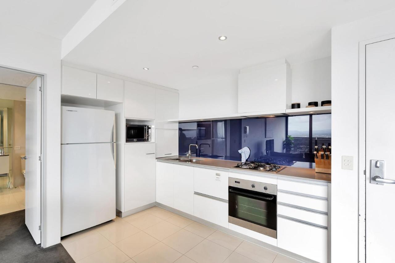 Circle On Cavill, And Sub Penthouses - We Accommodate * Gold Coast